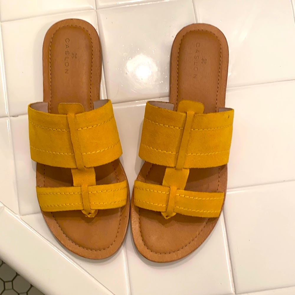 Caslon brand yellow sandals size 8.5